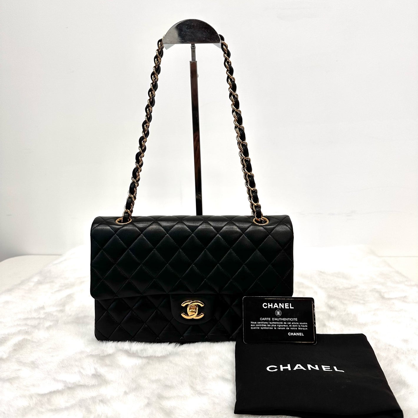Pre-Owned CHANEL Classic Double Flap Medium 25 Black Lambskin Gold Hardware | 2018 (24 Series) | wwl 21296136