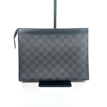 ✨Pre-Owned LV Damier Graphite Pochette Voyage MM 🖤 | 26.5cm | Microchip Version | N24849732