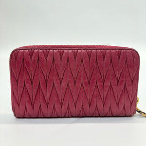 Pre-Owned Miu Miu Matelassé Lambskin Zip-Around Wallet (Fuchsia) /N25217148