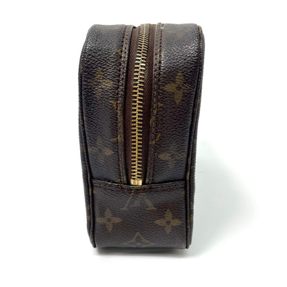 Pre-Owned Louis Vuitton Monogram Toiletry Pouch 22 (Medium), a highly collectible 1986 vintage travel vanity case in classic Monogram canvas N24694370
