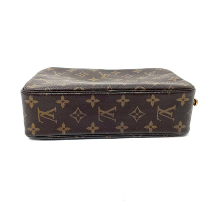 Pre-Owned Louis Vuitton Monogram Toiletry Pouch 22, an authentic vintage 1986 travel vanity case in classic Monogram canvas N24694836
