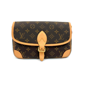 Pre-Owned LV Diane Monogram Baguette | Microchip Version | Incl. 2 Straps N24877867