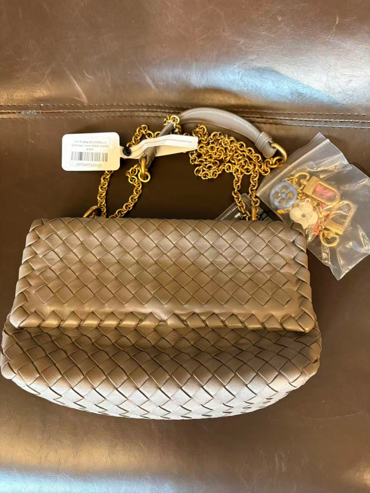 Pre-Owned Bottega Veneta Intrecciato Olimpia Chain Bag (Grey) /N25213109