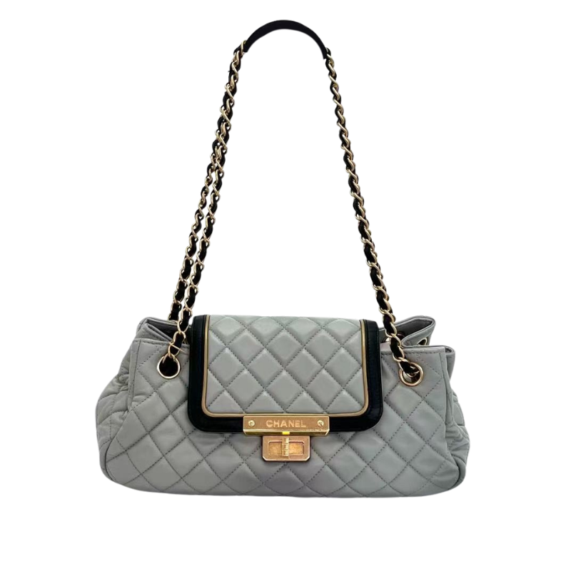 Pre-Owned Chanel East West Accordion Flap Bag SZ3032607163512