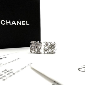 Pre-Owned Chanel 24B Quadruple CC Logo Stud Earrings SZ3042512262949
