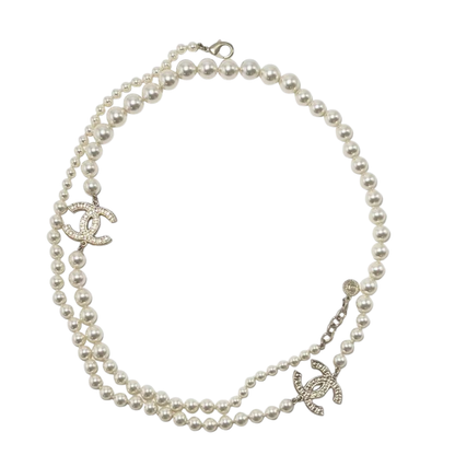Pre-Owned Chanel Crystal Interlocking CC Pearl Sweater Necklace, a staple of Chanel’s legendary costume jewelry collections SZ3042607204150