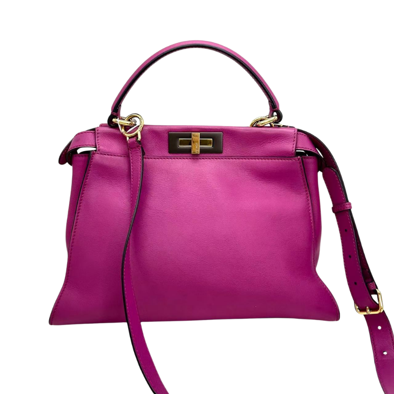 Pre-Owned Fendi Peekaboo, a signature model characterized by its twist-lock closure and dual-compartment structure  SZ3022607030509
