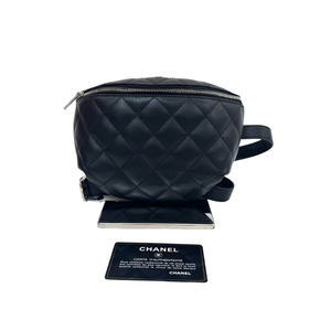Pre-Owned Chanel 2021 Black Quilted Lambskin Waist / Belt Bag from the Uniform Collection N23840170