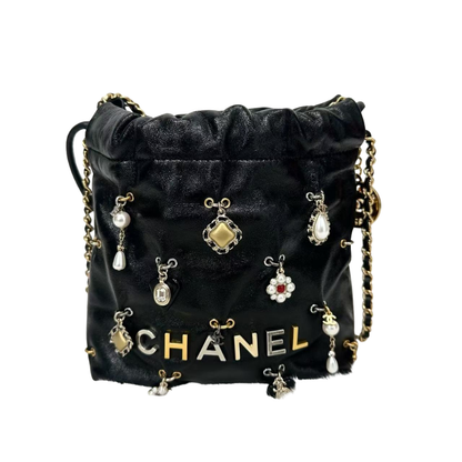 Pre-Owned limited-edition CHANEL 22 Mini Handbag with Jewelry Charms N21659678