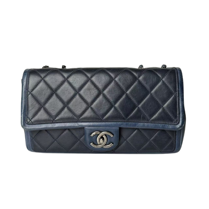 Pre-Owned Chanel Medium Bicolor Graphic Flap Bag