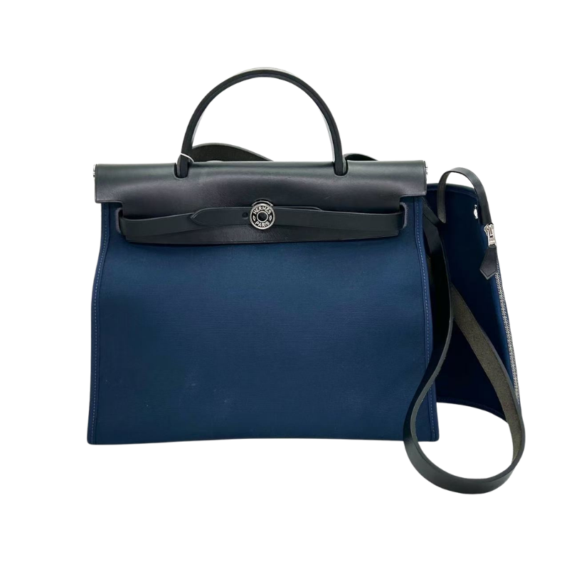 Pre-Owned Hermès Herbag 31, often referred to as the "Zip 31" SZ3022607040727