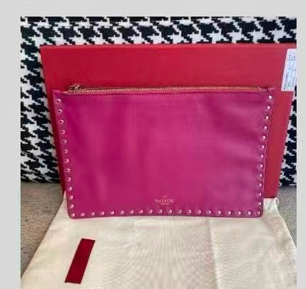 Pre-Owned /Valentino/ Valentino Rose-Pink Studded Clutch