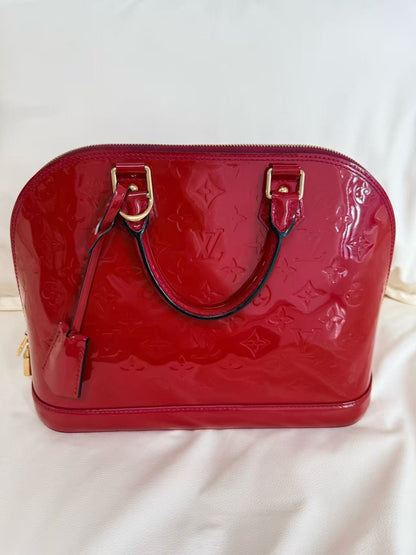 Pre-Owned Louis Vuitton (LV) Red Patent Leather Shell Bag