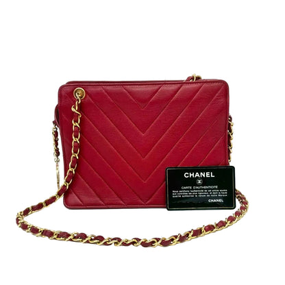 Pre-Owned Chanel V-shaped crossbody wallet Year 2014 N22606392