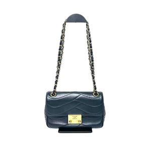 Pre-Owned Chanel Pagoda Flap Bag Size Mini N21553002
