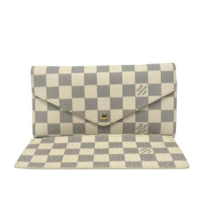 Pre-Owned Louis Vuitton Sarah Wallet in the Damier Azur pattern N22875211