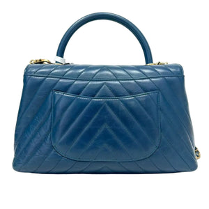 Pre-Owned Chanel Coco Handle featuring a chevron-quilted pattern N23028583