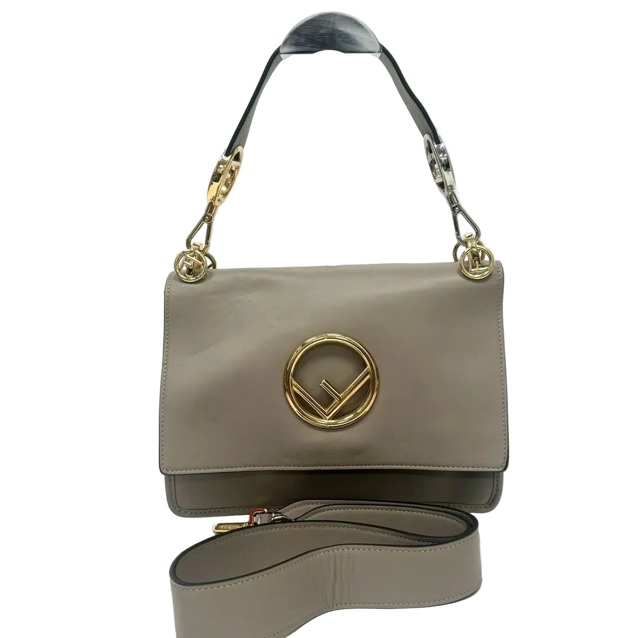Pre-Owned Fendi Kan I F leather shoulder bag N23064035