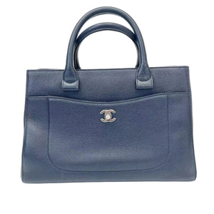 Pre-Owned Chanel Neo Executive Tote Size Medium N21933692