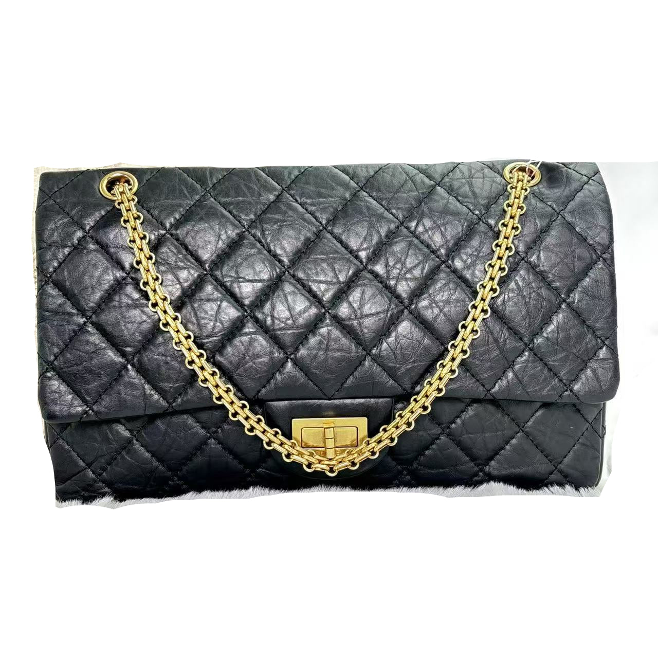 Pre-Owned Chanel 2.55 Reissue Flap Bag crafted from aged calfskin leather N19656385