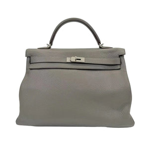Pre-Owned Hermès Kelly 40 is a large versatile bag often used for travel or business N23297557