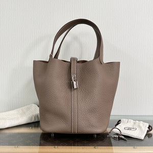 Pre-Owned HERMÈS Picotin Lock 22 Etoupe Clemence Leather | Palladium Hardware | W Stamp