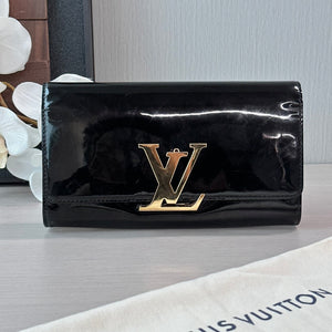 Pre-Owned Louis Vuitton Louise Patent Leather Clutch Bag