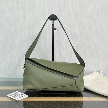Pre-Owned LOEWE Puzzle Hobo Bag Green with Gold Hardware