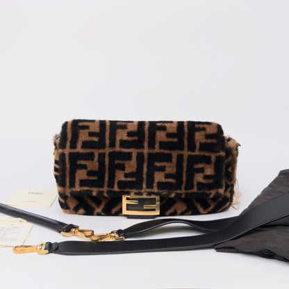 Pre-Owned Fendi Baguette Bag Medium Shearling