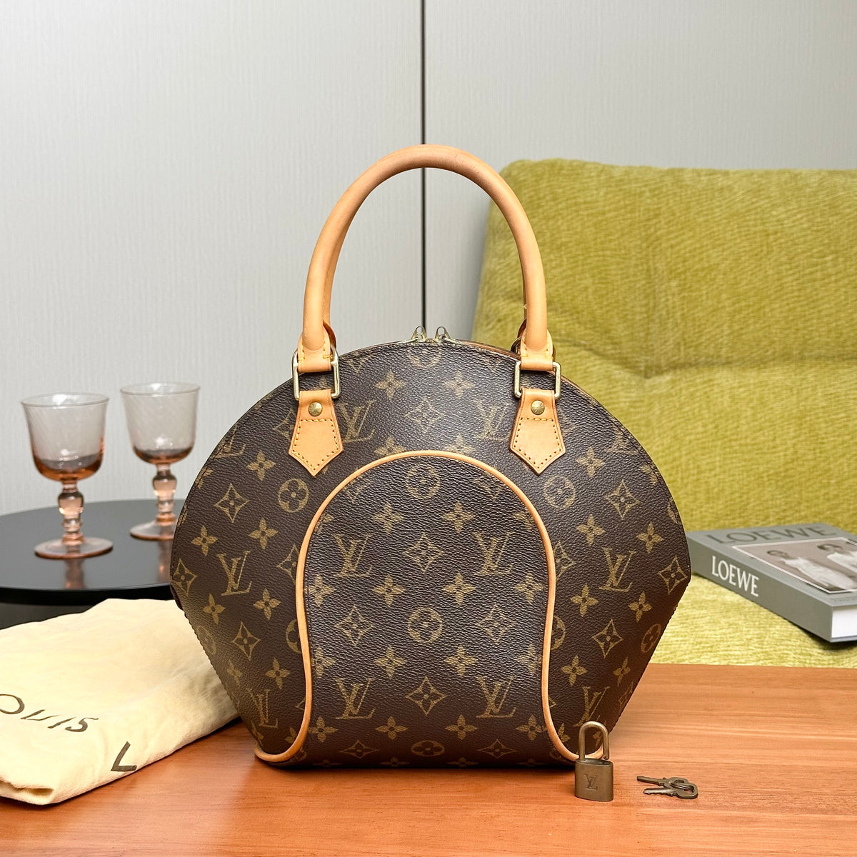 Pre-Owned Louis Vuitton Ellipse PM Monogram Handbag