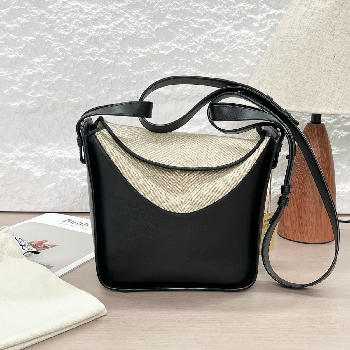 Pre-Owned LOEWE Hammock Bag Multi-Color Leather