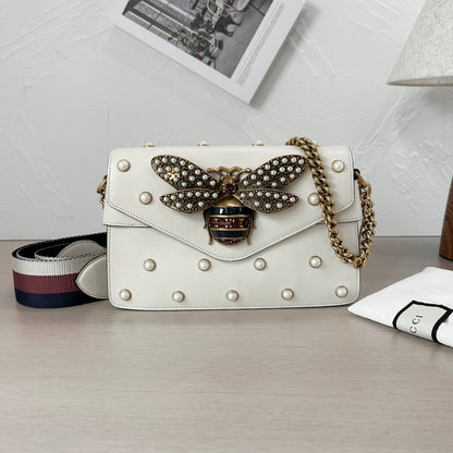 Pre-Owned Gucci Pearl Bee Shoulder Bag White with Gold Hardware