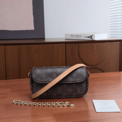 Pre-Owned Louis Vuitton IVY Bag Monogram Canvas