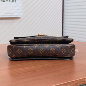 Pre-Owned Louis Vuitton Monogram Messenger Bag Gold Hardware