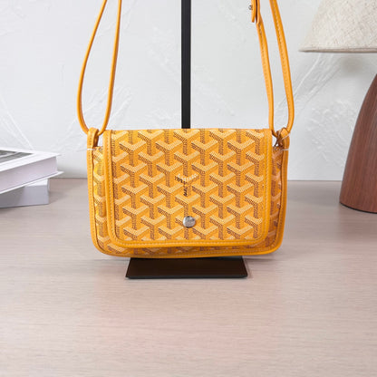 Pre-Owned Goyard Plumet Pouch Yellow Chevron Print Shoulder Bag