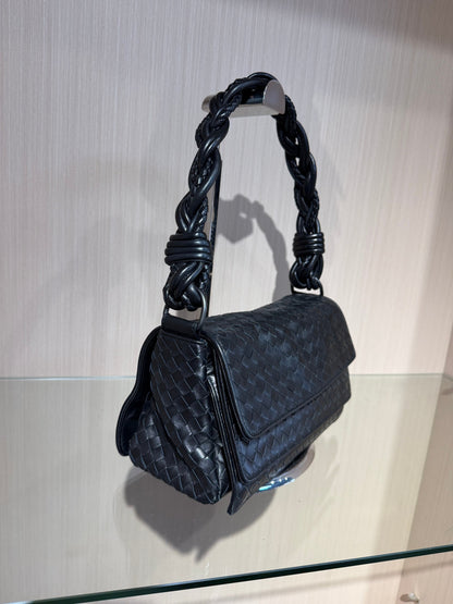 Pre-Owned Bottega Veneta Intrecciato Twist Shoulder Bag Black